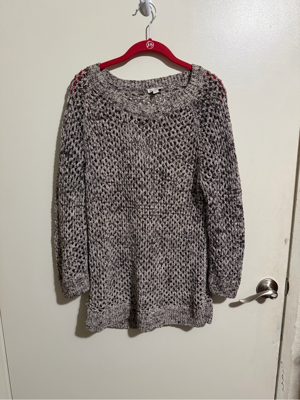 GAP Open-Knit Crewneck Sweater in Heather Gray with Red Accent